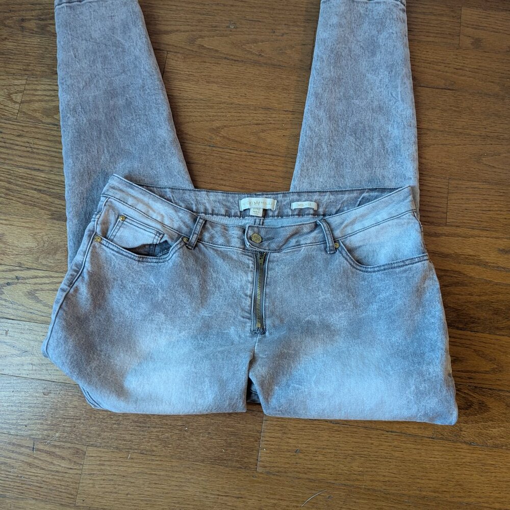 Mid rise light gray wash jeans - 11/12 - Picture 3 of 7